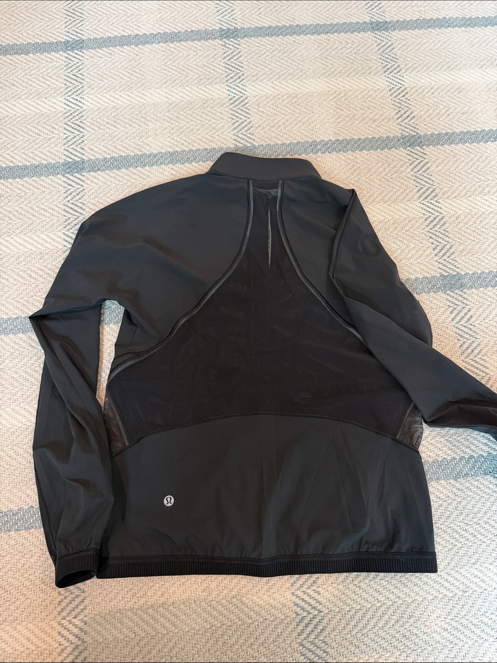 Lululemon Breeze In Jacket - Picture 4 of 4